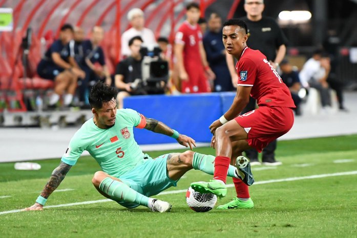 国足1-0领先新加坡！塞鸟收获处子球