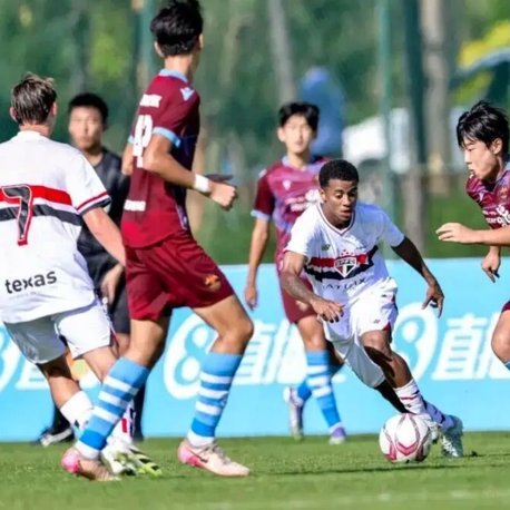 成都U15 vs 圣保罗U15：2-1逆转取胜