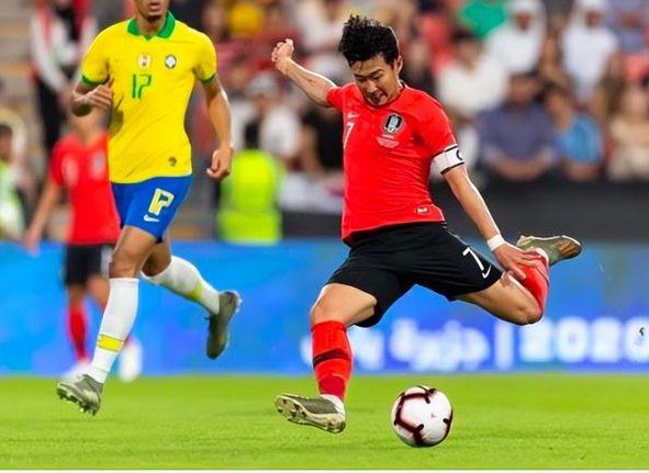 美国半场3-0领先巴拉圭，闪电攻势重创对手防线
