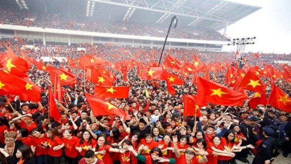 曼联跟队：巴萨应反思为何高价签戈登，拉什福德比他强得多