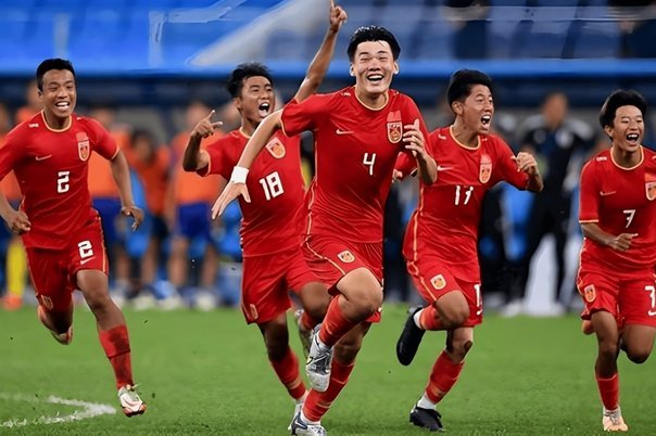 亚洲足球为何让人心疼？国足离谱是真的吗