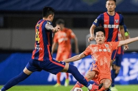 半场：国安0-0泰山，郑铮直红，张玉宁进球被吹