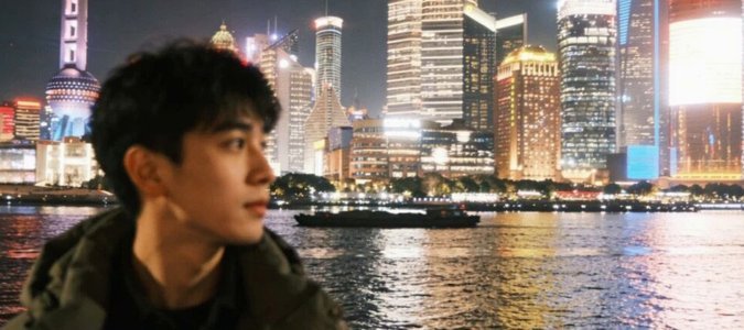 快六十的人了还在那炒作靠流量挣钱，跟杨毅至少差两个档次。