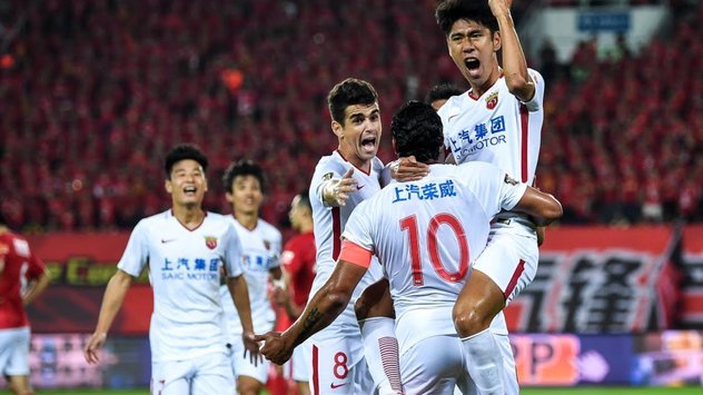 董路点评布尼亚明：难达高水平足球要求