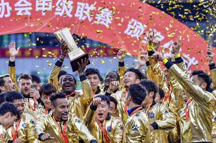武汉三镇遭中足联重罚：罚款6万+空场1场