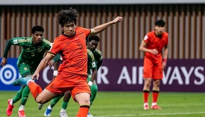 久尔杰维奇VS安东尼奥：谁是国足救火人选？