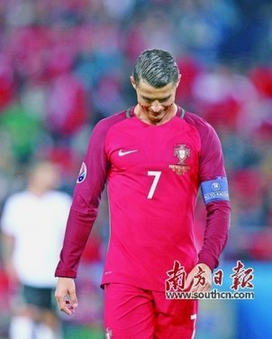 葡足协促C罗会面主帅 体面退役成焦点